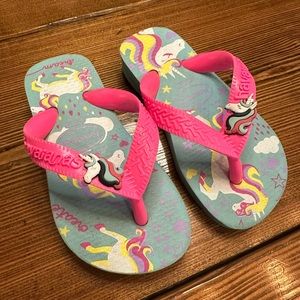 Girls unicorn Haviannas flip flops. Toddler size 23/24